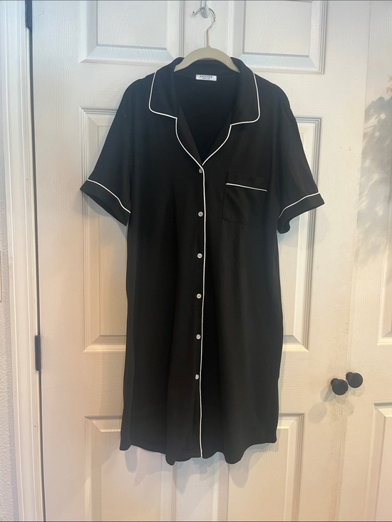Ekouaer Other - Classic Black Short-Sleeve Button Nightshirt with White Piping